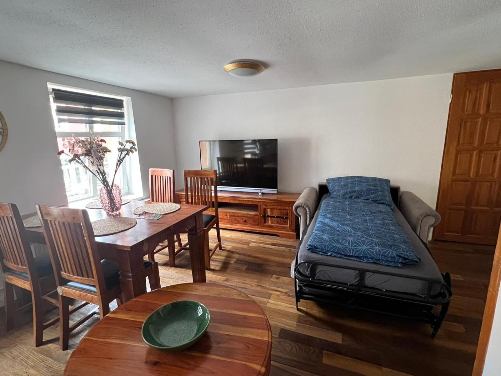 Sabina Monteurwohnung I 75 Zoll Tv I Kueche I Bad I Backofen I Trebbin Dış mekan fotoğraf