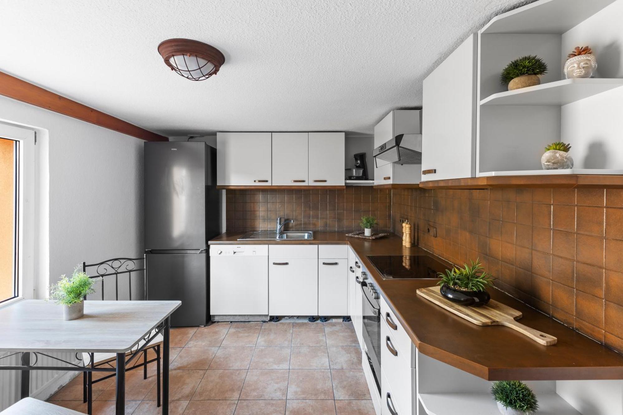 Sabina Monteurwohnung I 75 Zoll Tv I Kueche I Bad I Backofen I Trebbin Dış mekan fotoğraf
